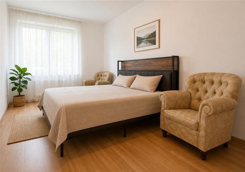 Apartament cu 3 camere decomandat în Drumul Poienii