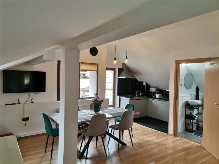 Casă cu 5 camere în Valea Alba