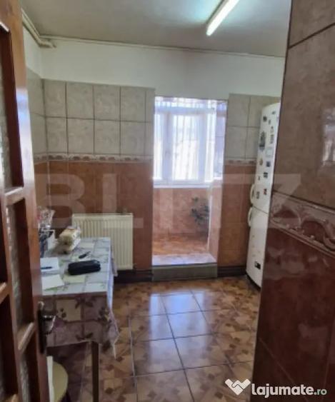 Apartament cu 3 camere decomandat în Central