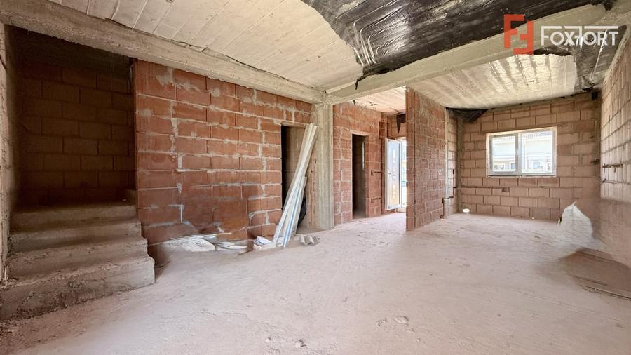 Duplex cu 4 camere cu Canalizare în Moșnița Nouă