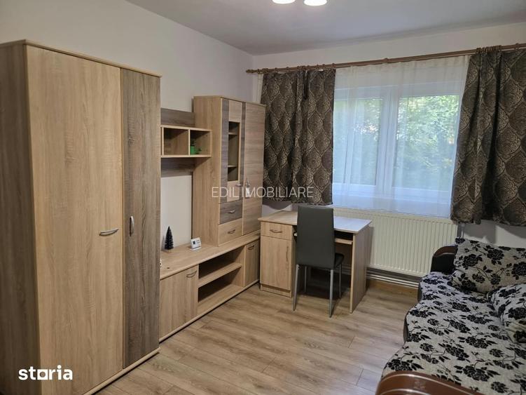 Apartament cu 3 camere de inchiriat pe strada Mehedinti