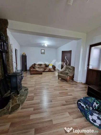 Casă cu 4 camere cu Teren 1200 Mp în Răzvad