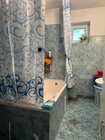 Casă individuală cu 7 camere cu Canalizare în Purcăreni
