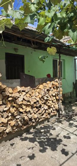 Casă cu 2 camere cu Teren 944 Mp în Central
