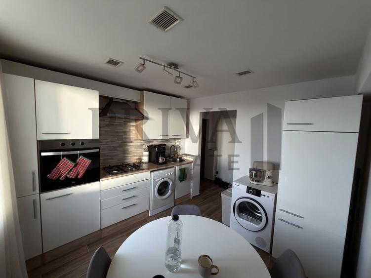 Apartament cu 3 camere semidecomandat, mobilat în Ultracentral