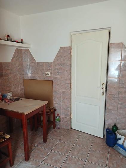 Apartament cu 3 camere în Confecții