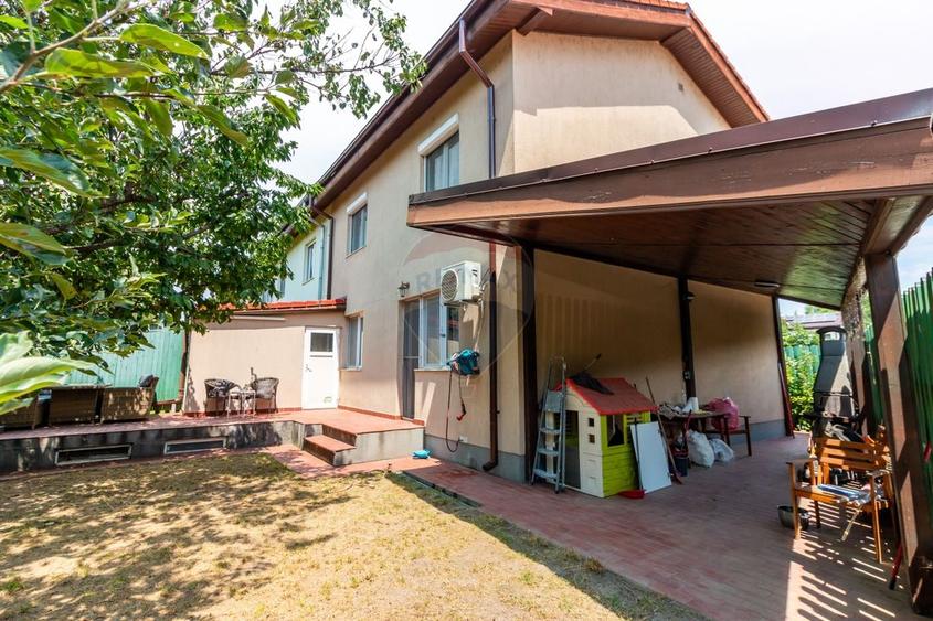 Casă cu 4 camere cu Teren 210 Mp în Central