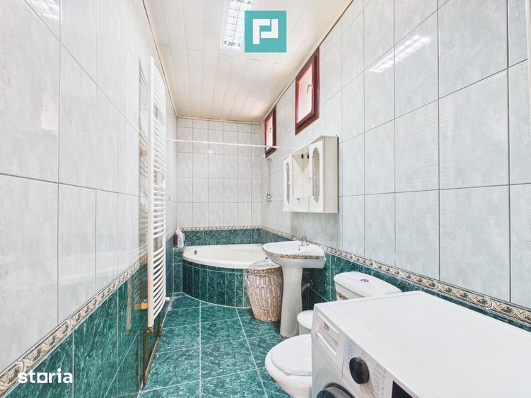 Casă cu 4 camere cu Canalizare în Central