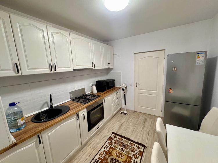 Apartament cu 2 camere decomandat în Între Lacuri