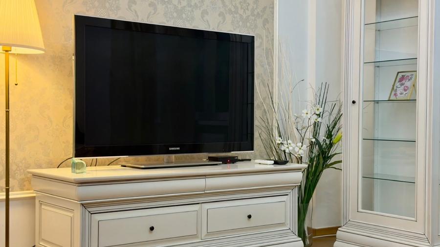 Apartament cu 3 camere semidecomandat în Universitate
