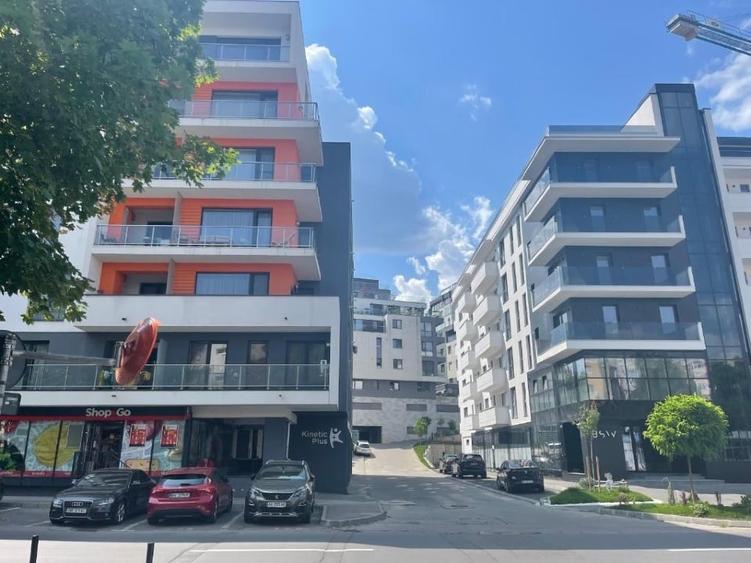 Apartament cu 2 camere decomandat, mobilat în Central