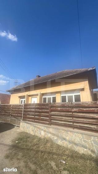 Casă cu 6 camere cu Teren 497 Mp în Sânpaul