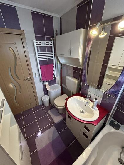 Apartament cu 2 camere decomandat în Girocului