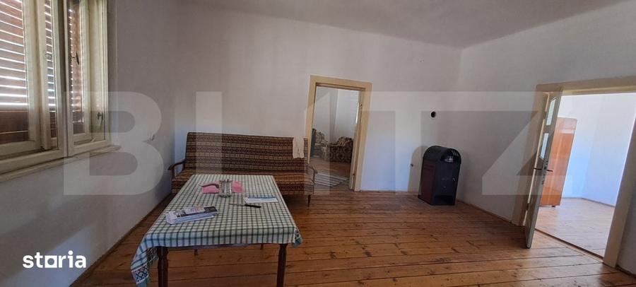 Casă cu 4 camere cu Teren 150 Mp în Central
