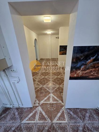 Apartament cu 3 camere semidecomandat în Alexandru cel Bun