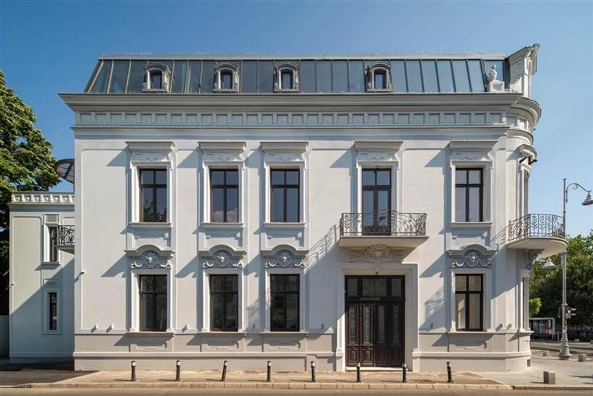 Birou, de 290.32998657227 mp, în Calea Victoriei