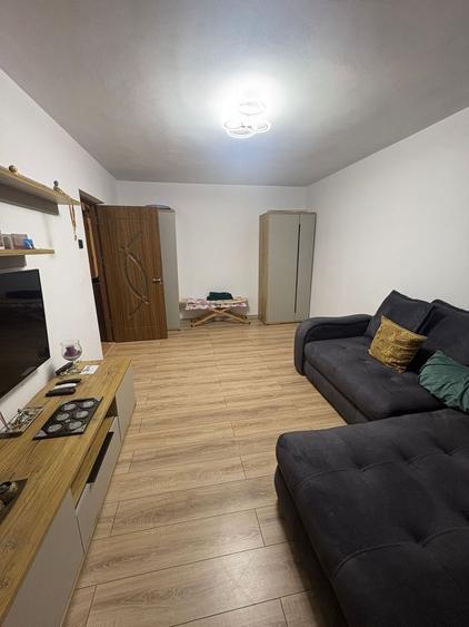Apartament cu 2 camere decomandat în Palazu Mare
