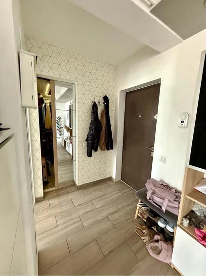 Apartament cu 3 camere decomandat în Florești