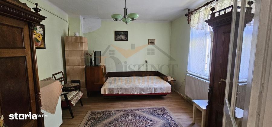 Casă cu 5 camere cu Teren 300 Mp în Schei