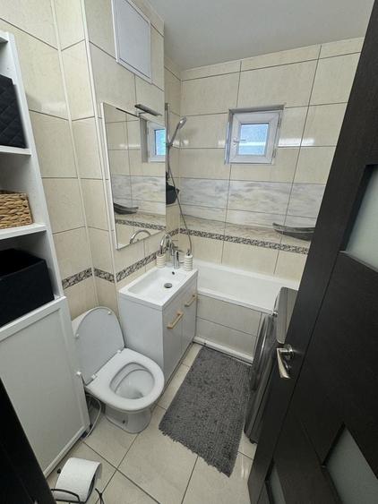 Apartament cu 3 camere decomandat în Alexandru cel Bun