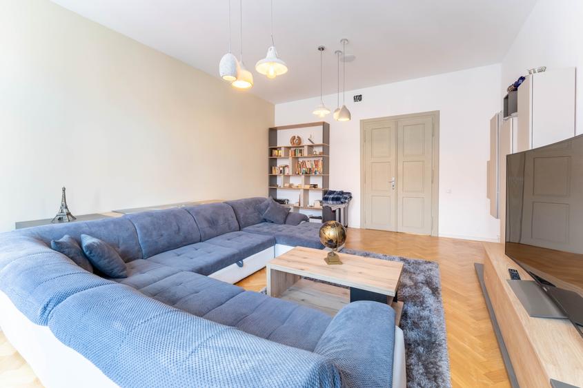 Apartament cu 3 camere decomandat în Centrul Istoric