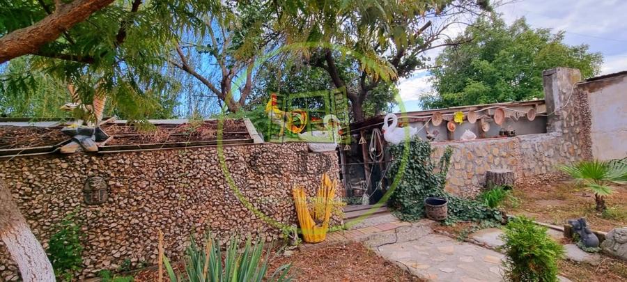Casă individuală cu 4 camere cu Piscina în Bariera Vâlcii