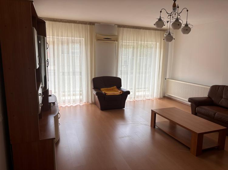 Apartament cu 2 camere semidecomandat, mobilat în Băneasa