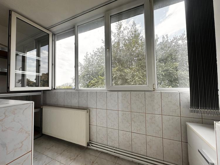 Apartament cu 3 camere semidecomandat, mobilat în Freidorf