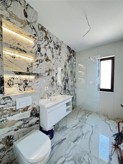 Duplex cu 5 camere cu Canalizare în Chișoda