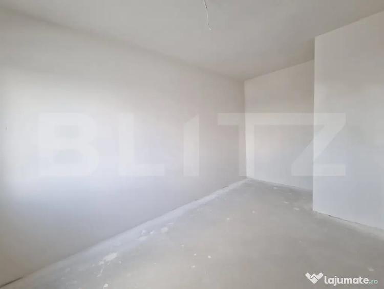 Apartament cu 3 camere semidecomandat în Central