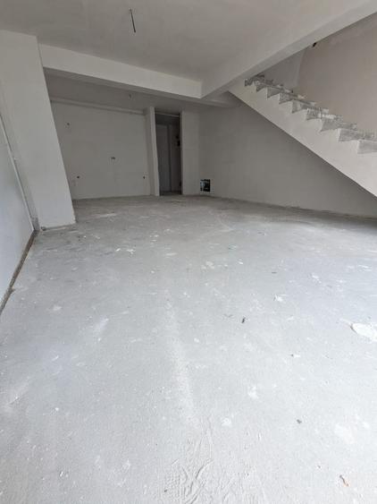 Casă individuală cu 4 camere cu Canalizare în Florești