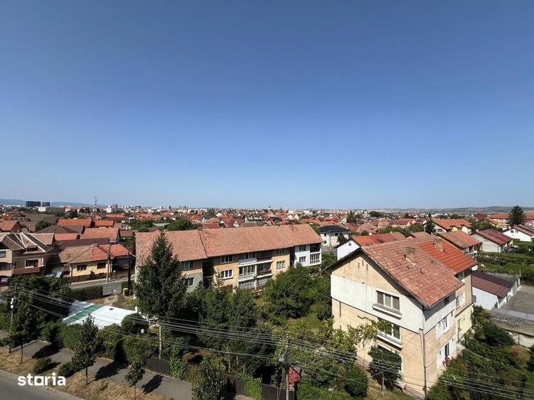Apartament cu 4 camere în Vasile Aaron
