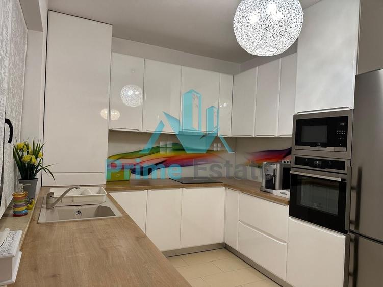Duplex cu 5 camere cu Canalizare în Florești