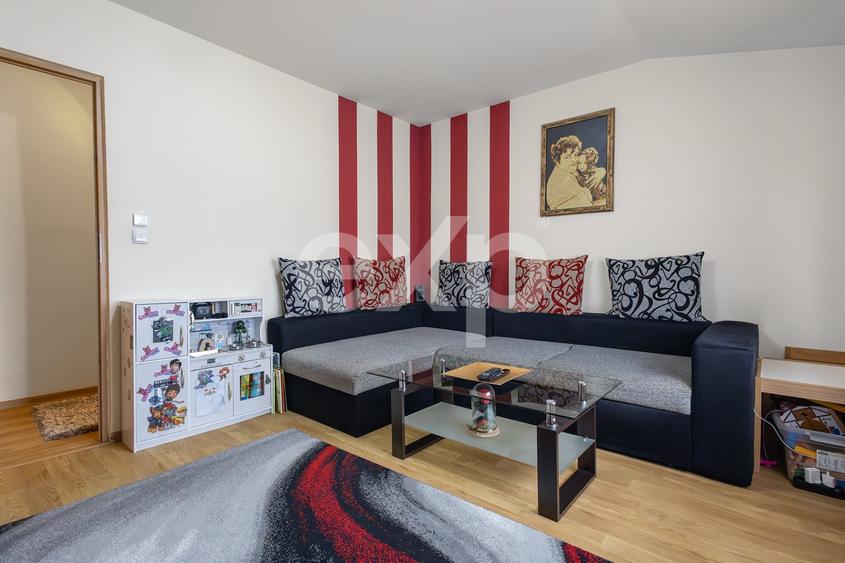 Apartament cu 3 camere decomandat, mobilat în Dâmbovița