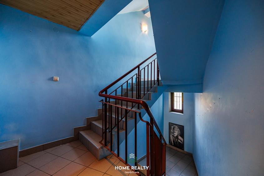 Casă cu 11 camere cu Canalizare în Lugoj