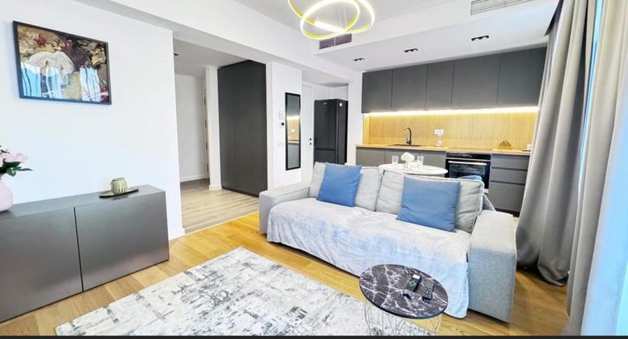 Apartament cu 2 camere semidecomandat, mobilat în Dămăroaia