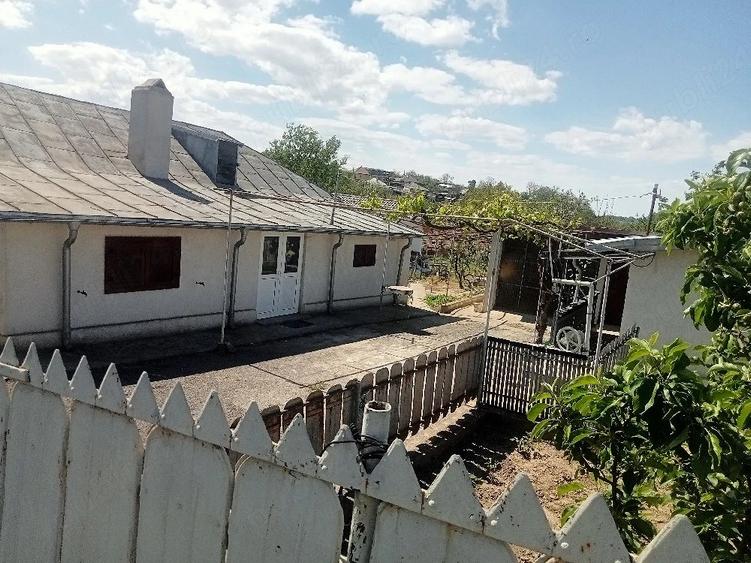Casă cu 3 camere cu Teren 696 Mp în Nufăru
