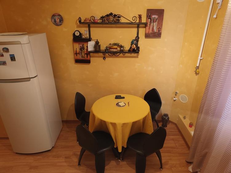 Garsonieră decomandată în Micro 17