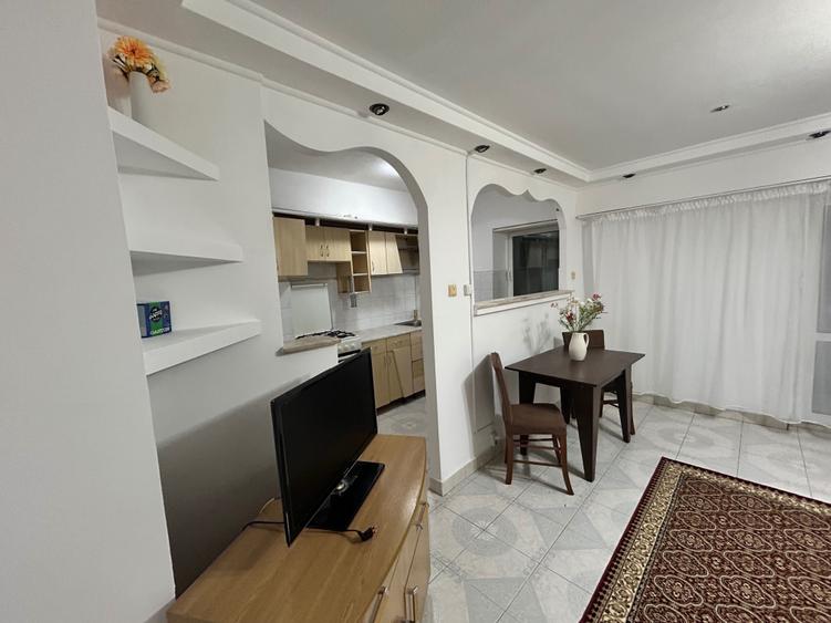 Inchiriez apartament -Nicolina - 3