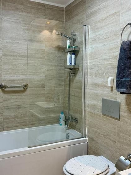 Apartament cu 3 camere semidecomandat în Ștefăneștii de Jos