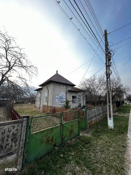 Casă cu 2 camere cu Teren 4000 Mp în Ulmi