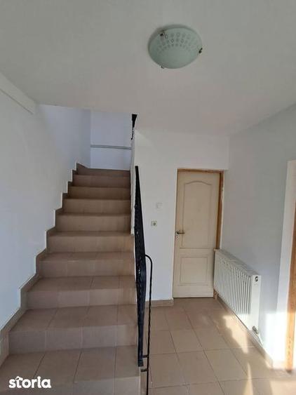 Casă cu 4 camere cu Teren 120 Mp în Central