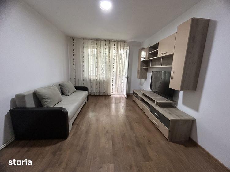 Apartament cu 3 camere decomandat în Calea București