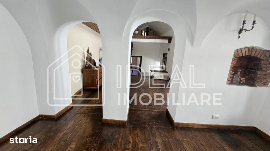 Casă cu 7 camere cu Teren 100 Mp în Ultracentral