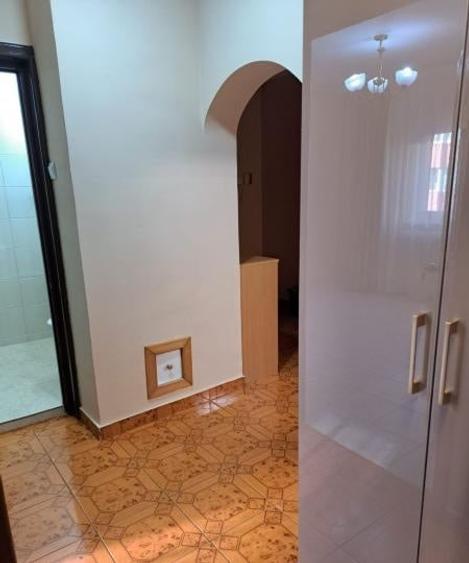 Apartament cu 3 camere decomandat, mobilat în Nerva Traian