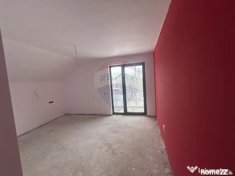 Casă cu 5 camere cu Teren 1300 Mp în Satulung