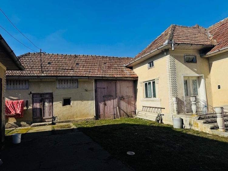 Casă cu 3 camere în Panticeu