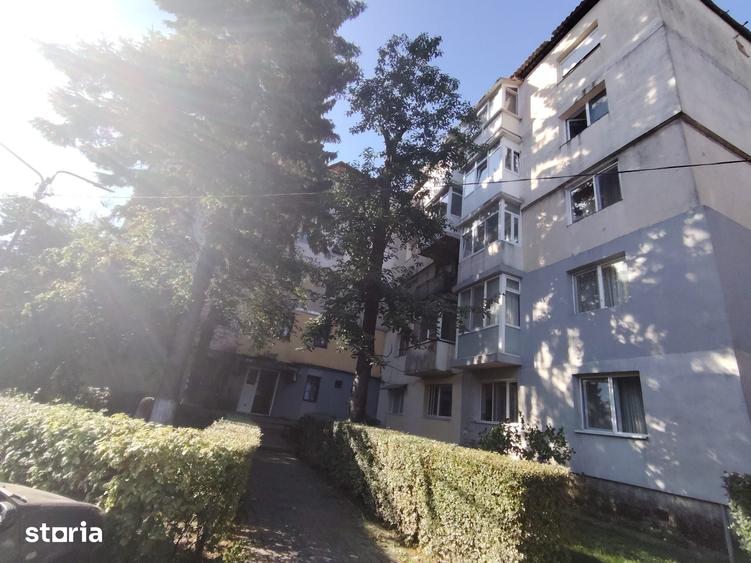 Apartament cu 2 camere decomandat în Aleea Trandafirilor