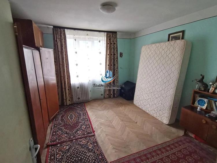 Apartament cu 3 camere decomandat în Mărăței