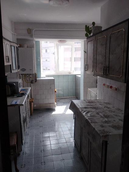 Apartament cu 3 camere decomandat în Barieră